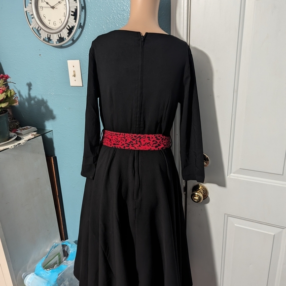 Elegant Black and Red Women's Dress - Picture 5 of 6